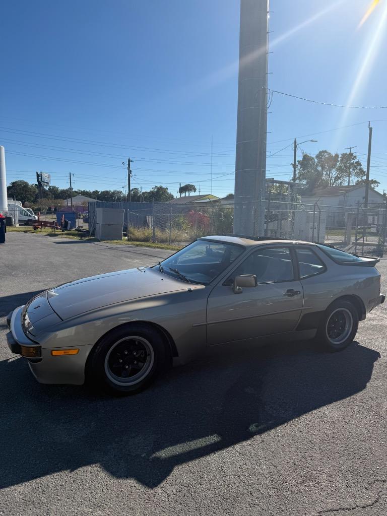 1983 Porsche 944 - Photo 12