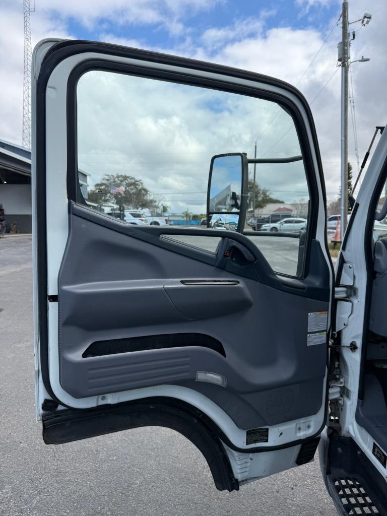 2012 Mitsubishi Fuso FE - Photo 13