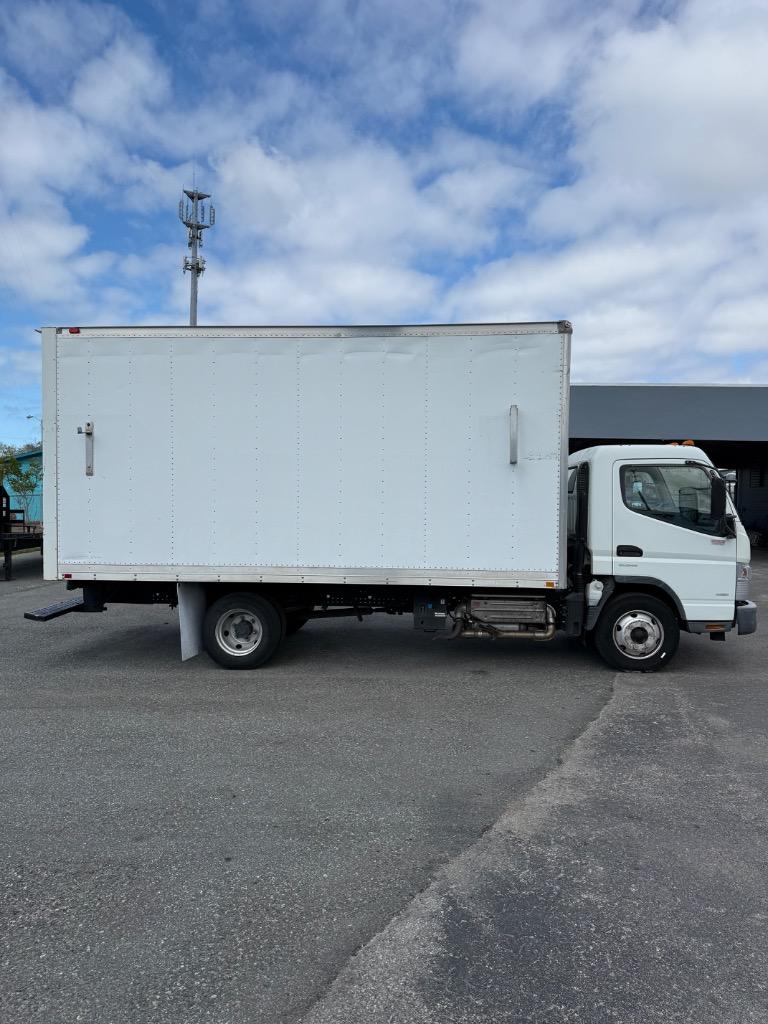 2012 Mitsubishi Fuso FE - Photo 11