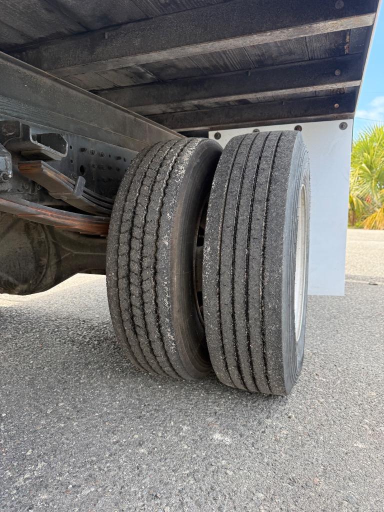 2012 Mitsubishi Fuso FE - Photo 23