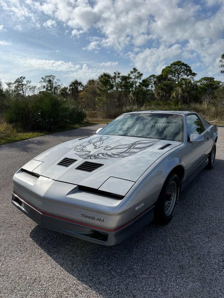 1985 Pontiac Firebird - Photo 11
