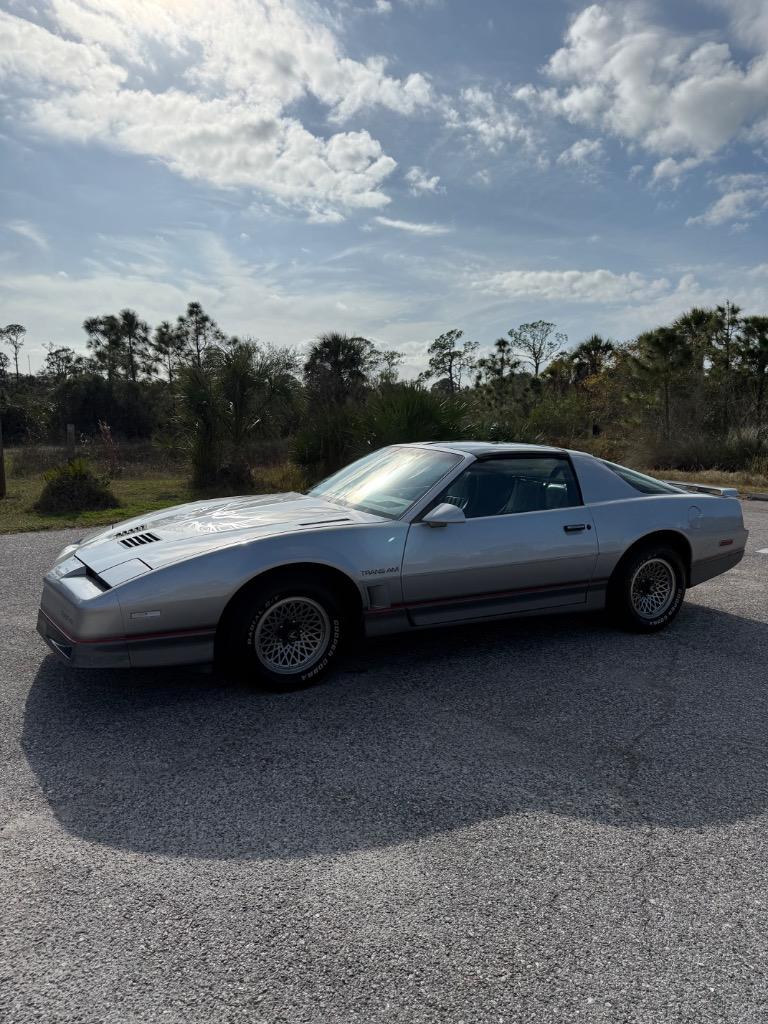 1985 Pontiac Firebird - Photo 10