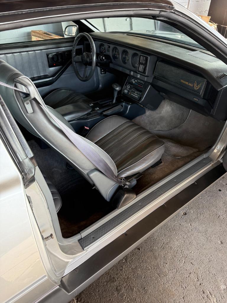 1985 Pontiac Firebird - Photo 19