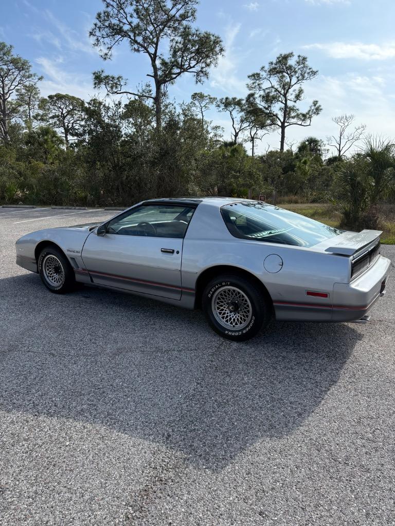 1985 Pontiac Firebird - Photo 8