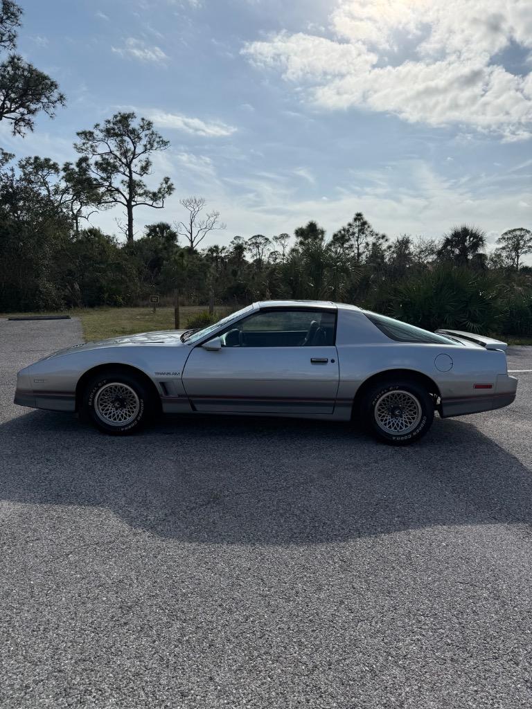 1985 Pontiac Firebird - Photo 9